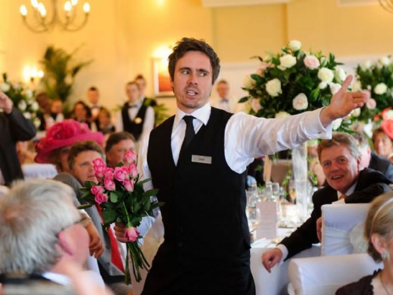 simply singing waiters